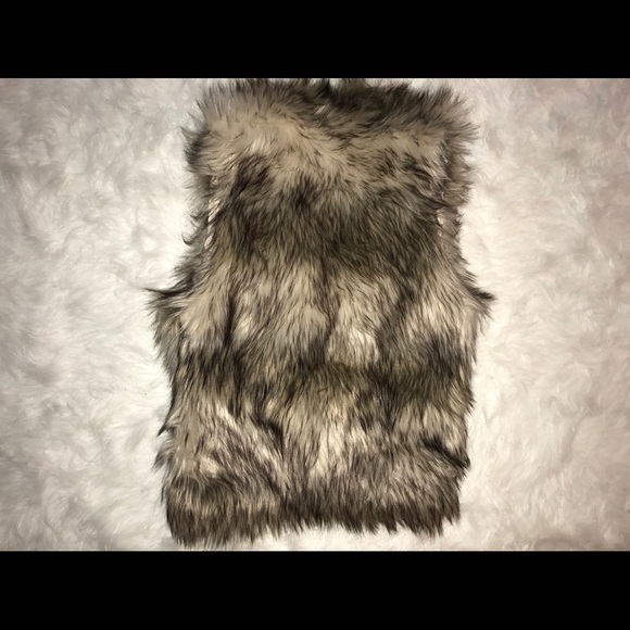 Adorable Faux Fur Vest - Picture 3 of 4